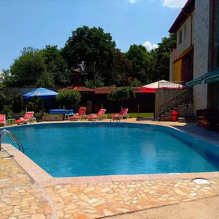 Жарковата Къща Resort *